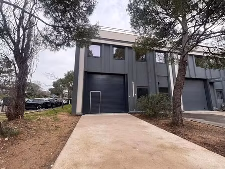 location local d'activités 270 m²