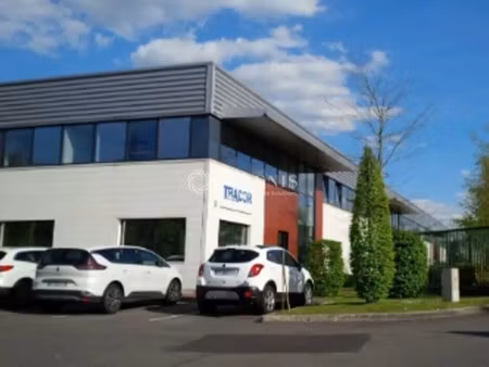 location local d'activités 538 m² à 1 686 m²