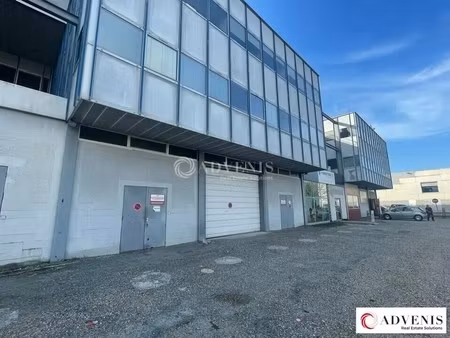 location local d'activités 330 m²