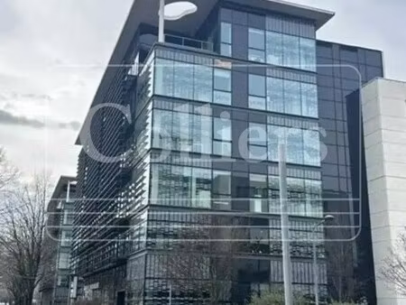 location bureaux 304 m² à 1 185 m²