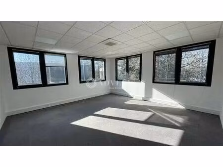 location bureaux 186 m²