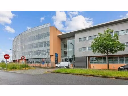 location bureaux 112 m² à 1 834 m²