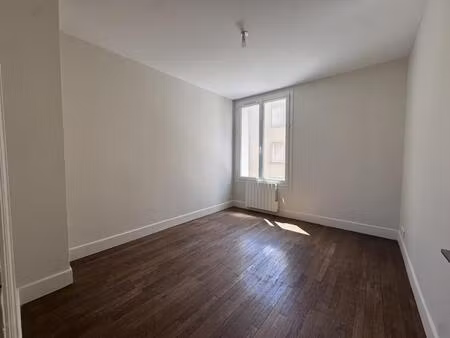 location appartement 2 pièces 42m² chartres 28000