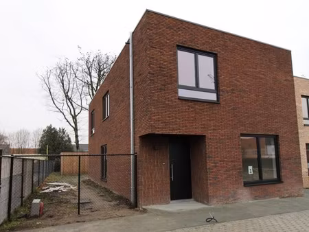 huis te koop in hoogstraten met 4 slaapkamers