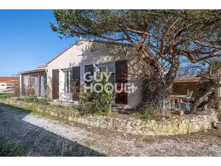maison avec grand terrain constructible à 600 m de la plage de châtelaillon-plage.