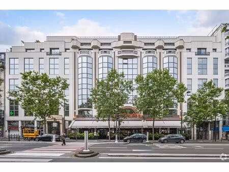 location bureaux 739 m²