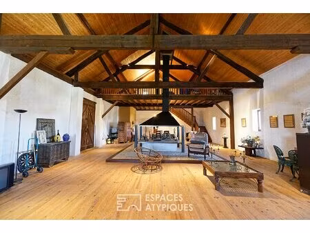 ensemble immobilier avec habitation et espace professionnel