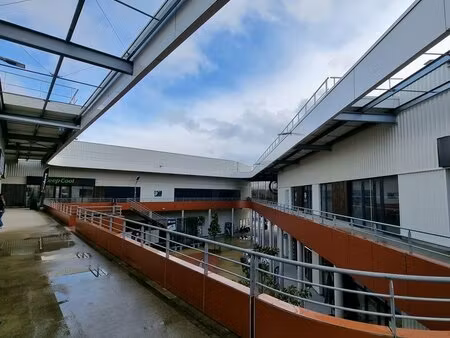 location local commercial 128m² pornic 44210