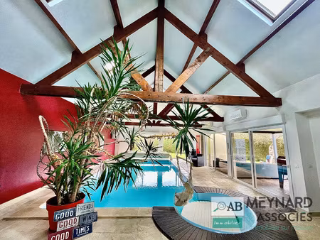 pavillon 6 pièces- 4 chambres-garage-piscine intérieur-jardi