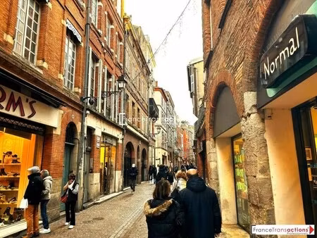 location commerce 115 m²