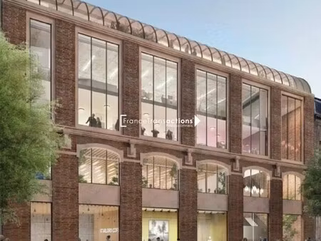 location commerce 715 m²