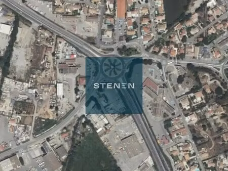 location commerce fos sur mer 13270 150m²