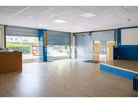 location commerce marseille 13008 210m²