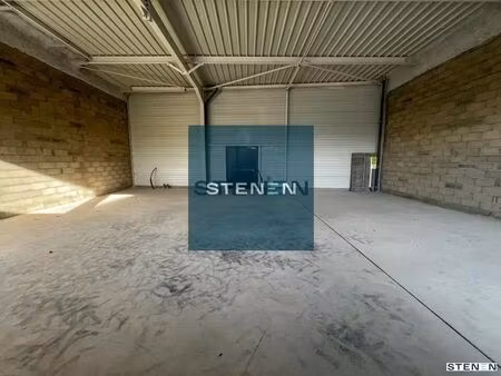 location commerce monteux 84170 139m²