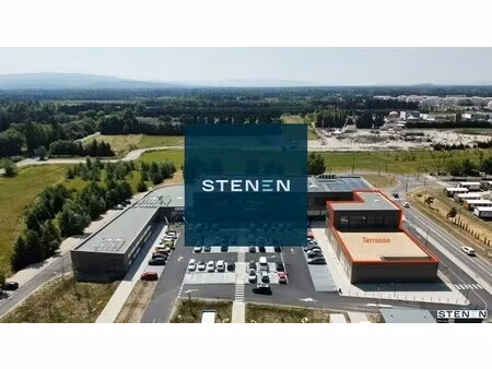 location commerce monteux 84170 305m²