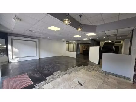 location commerce la garde 83130 485m²