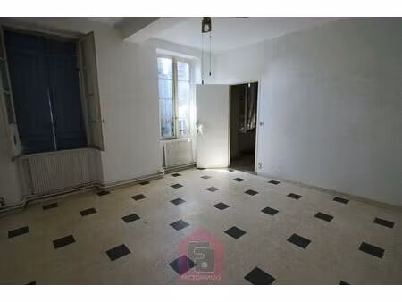 immeuble au centre ville de puy l'évêque