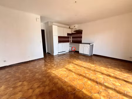 location appartement 3 pièces 71m2 port-vendres 66660 - 700 € - surface privée