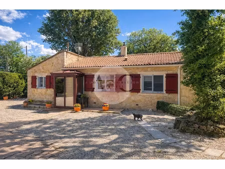 vente villa 5 pièces 137 m² à saint-paul-en-forêt (83440)  485 000 €