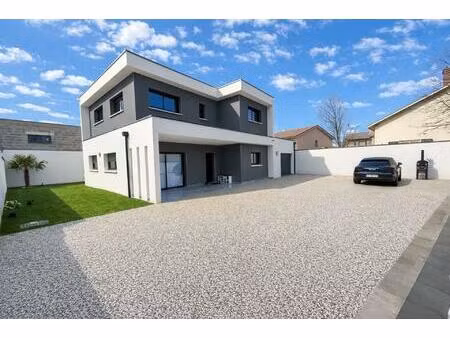 maison d'architecture moderne de 145m2  6 pièces