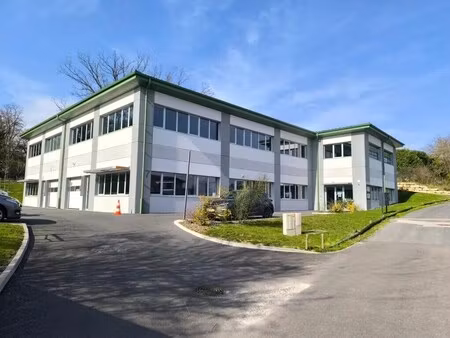 vente bureaux 81 m² à 240 m²