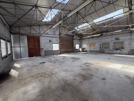 location entrepôt 660 m²