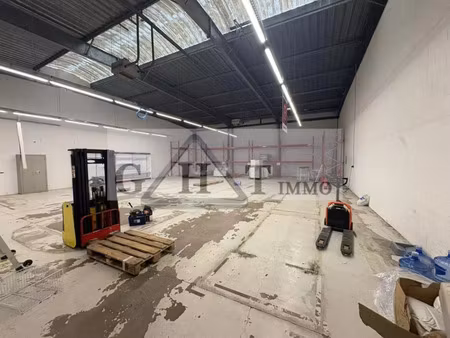 vente local industriel 464 m² vaux-le-pénil (77000)