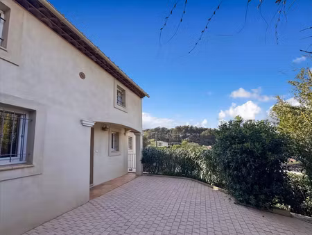 vente maison 6 pièces 177 m² hyères (83400)