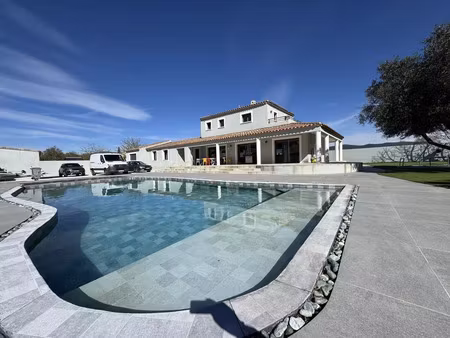 vente maison 9 pièces 318 m² pierrefeu-du-var (83390)