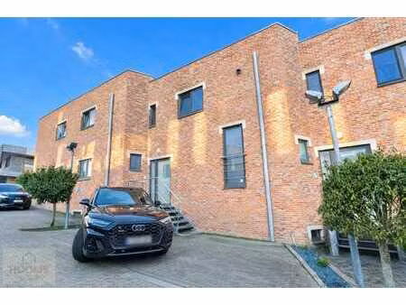 duplex met 3 slaapkamers  terras en staanplaats