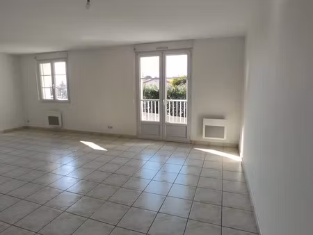 location appartement 3 pièces à beaupreau (49600) : à louer 3 pièces / 61m² beaupreau