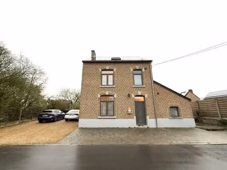 rénovation récente : maison (3ch)  jardin  remise  parkings