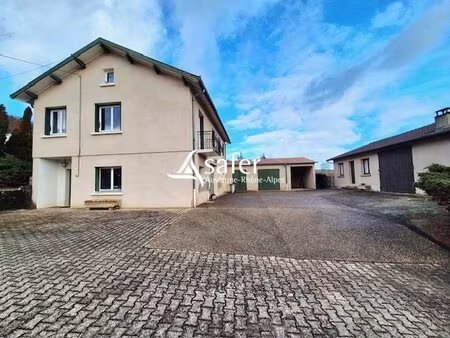 maison avec cuvage en zone viticole - secteur beaujolais