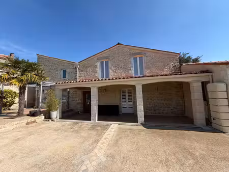 saint michel le cloucq (85) 5 min fontenay le comte maison pierres renovee 5 chambres...