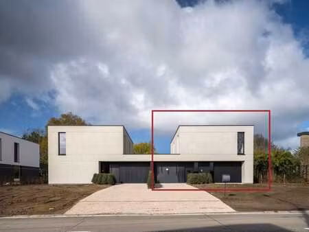 villa neuve semi-ouverte de 4 chambres dans le quartier pai