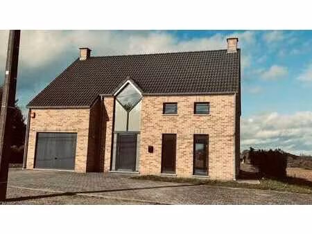 villa 4 façades  2 chambres + 1 bureau