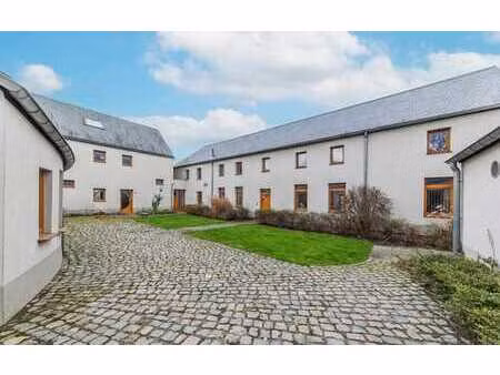 complexe polyvalent et énergétiquement rénové