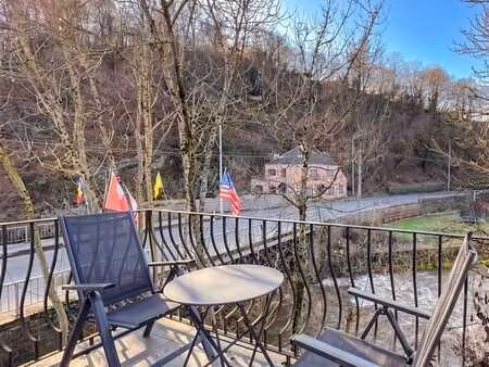 en plein centre de rochefort: bel appartement entièrement ré
