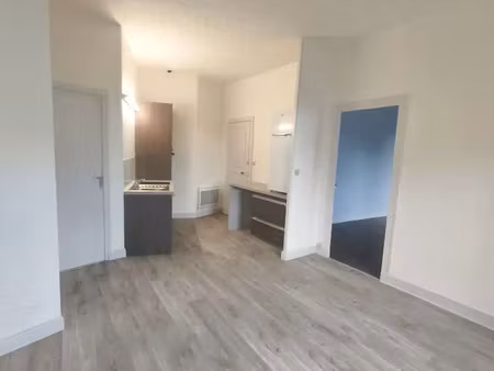 location appartement 2 pièces à segre (49500) : à louer 2 pièces / 40m² segre