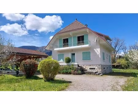 maison et grand terrain 7 pièces