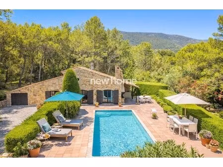 charmante maison en pierre avec piscine à seillans