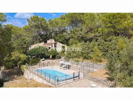 charmante maison avec piscine et vue dégagée