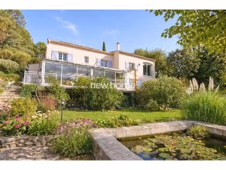 belle propriété avec des oliviers et gîte indépendant