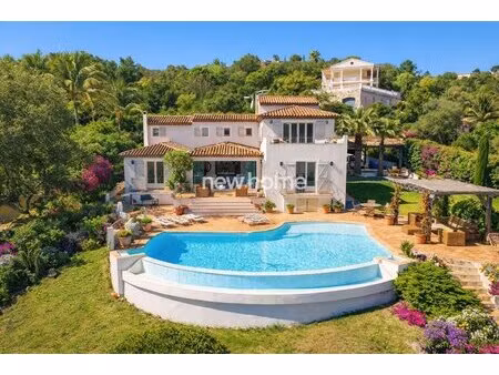 charmante villa avec vues panoramiques sur l'estérel et la méditerranée