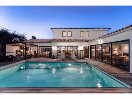 luxueuse villa vue époustouflante mer et baie de cannes