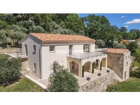 provence pittoresque  à pied du vieux centre historique  vue panoramique