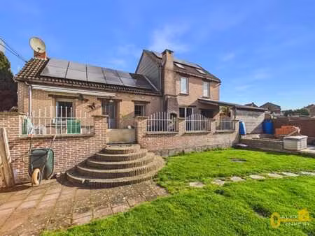 maison 4 façades avec jardin et terrasse