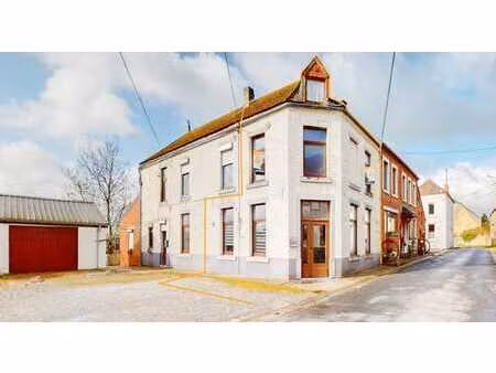 maison 2 chambres avec jardin  garage et potentiel à boussu-