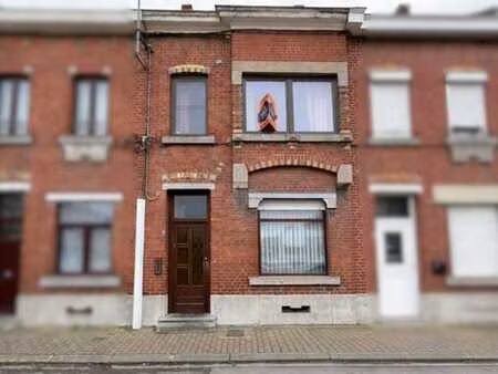 maison 3 chambres et petite cour