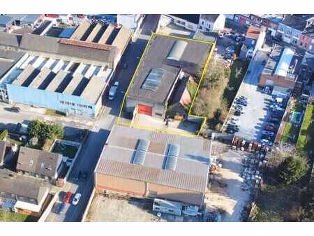 entrepôt de +/- 1.640 m²